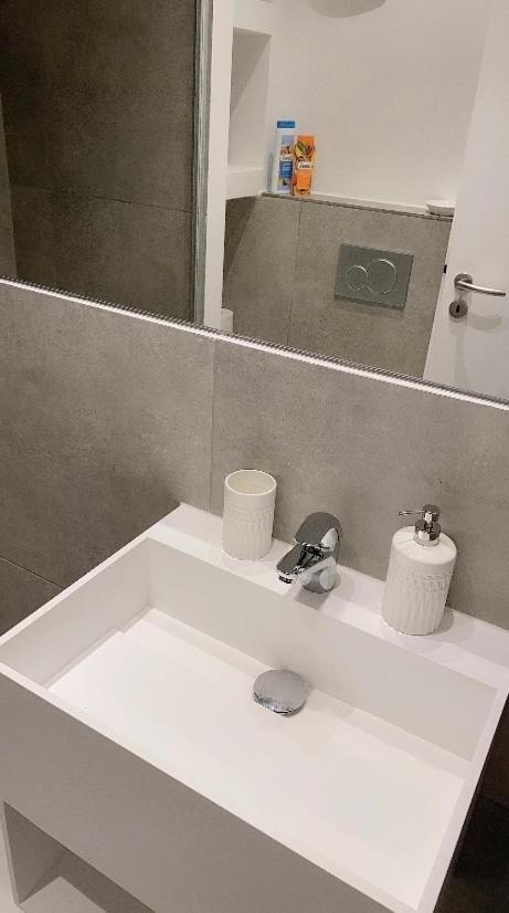 Tiny Modern Appartement Keulen